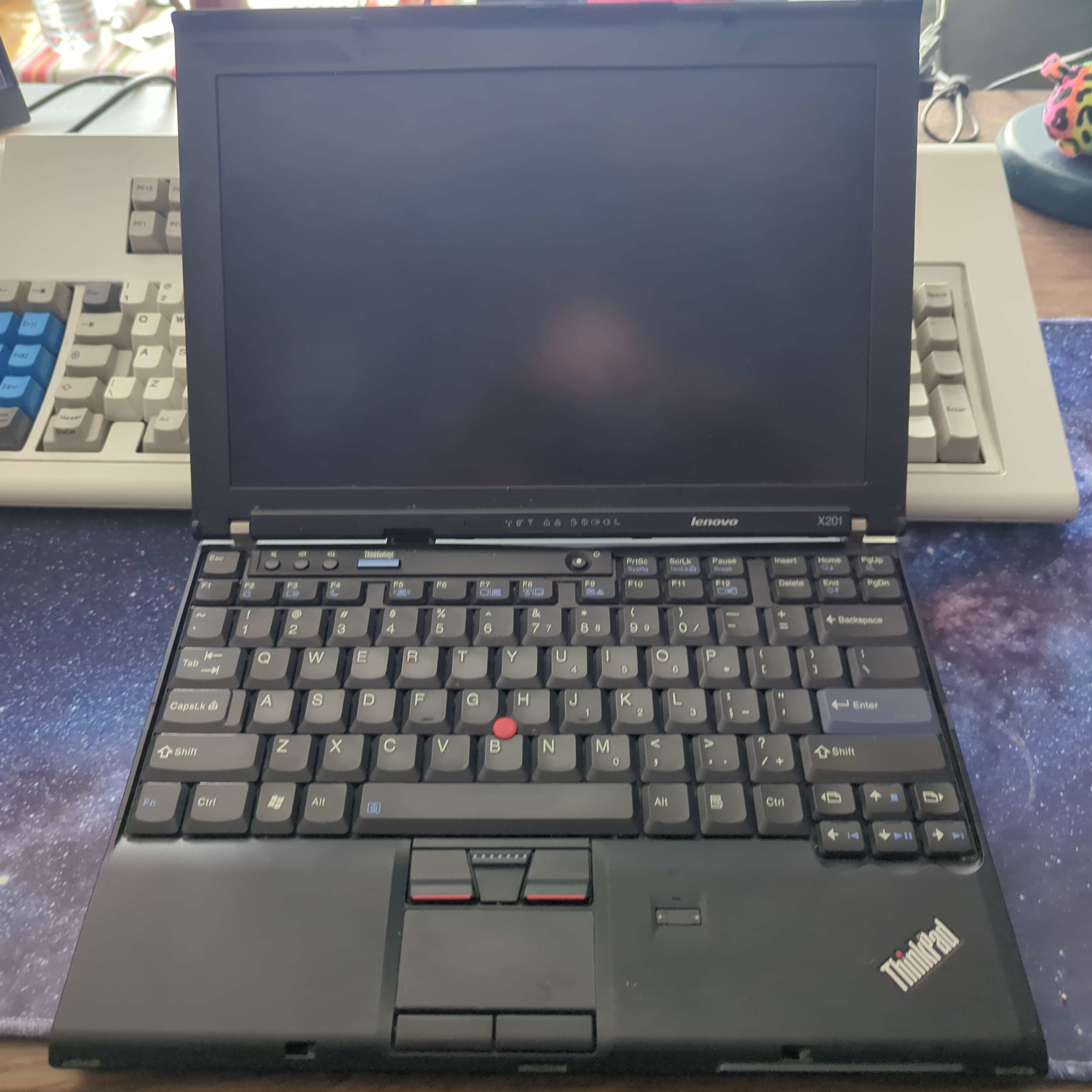 Figure 1: My old Thinkpad X201.